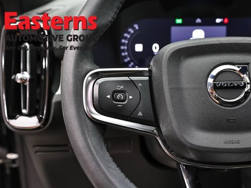 Used 2024 Volvo XC40 B5 Core AWD/4WD image 15