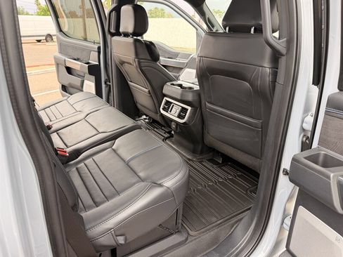 Used 2025 Ford F450 Platinum w/ FX4 Off-Road Package AWD/4WD image 44