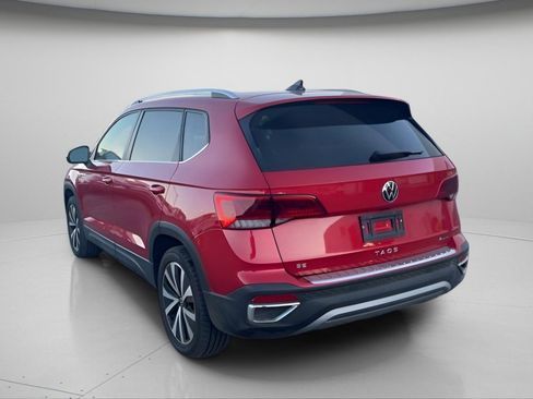 Used 2023 Volkswagen Taos SE w/ Panoramic Sunroof Package image 10