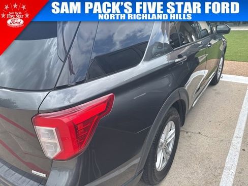 Used 2020 Ford Explorer XLT w/ Comfort Package image 3