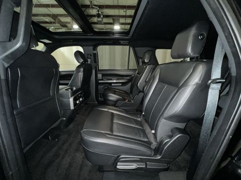 Used 2020 Ford Expedition Max XLT w/ Equipment Group 202A RWD image 29
