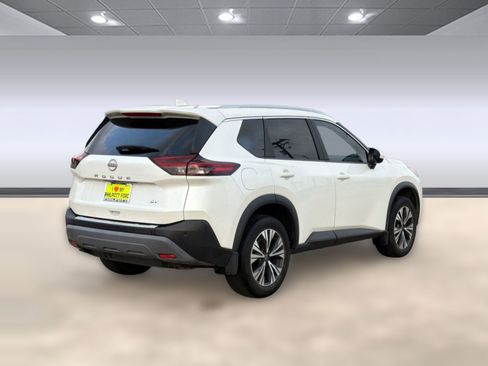 Used 2023 Nissan Rogue SV w/ SV Premium B Package FWD image 9