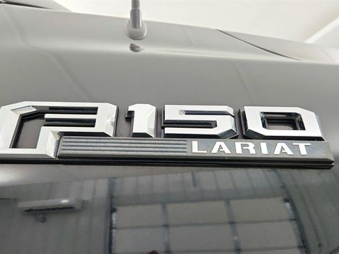 Used 2019 Ford F150 Lariat w/ Equipment Group 502A Luxury AWD/4WD image 29