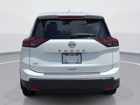 Used 2025 Nissan Rogue SV FWD image 4