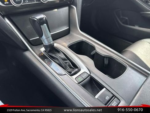 Used 2018 Honda Accord Sport image 19