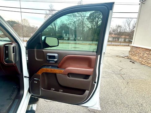 Used 2017 Chevrolet Silverado 1500 High Country image 19