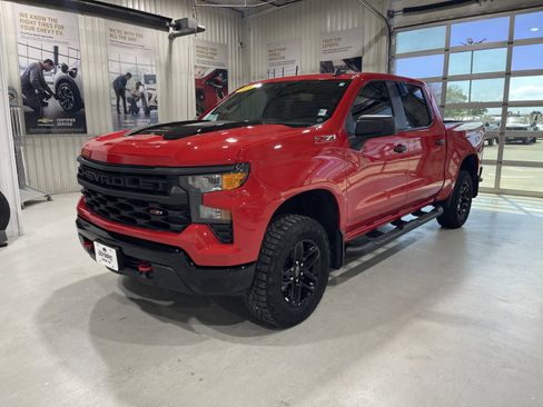 Used 2024 Chevrolet Silverado 1500 Custom Trail Boss AWD/4WD image 4