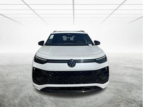 New 2026 Volkswagen Tiguan SE R-Line FWD image 8