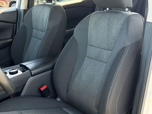 Used 2024 Nissan Rogue SV image 21