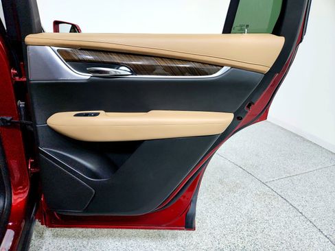 Used 2020 Cadillac XT6 Premium Luxury w/ Platinum Package image 30