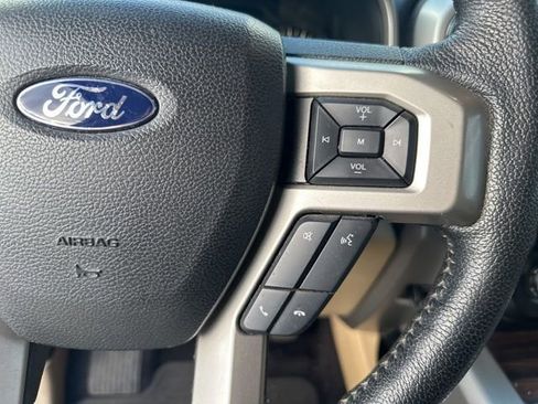 Used 2015 Ford F150 Lariat image 15
