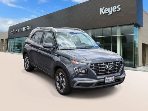Certified 2023 Hyundai Venue SEL w/ Cargo Package FWD image 3