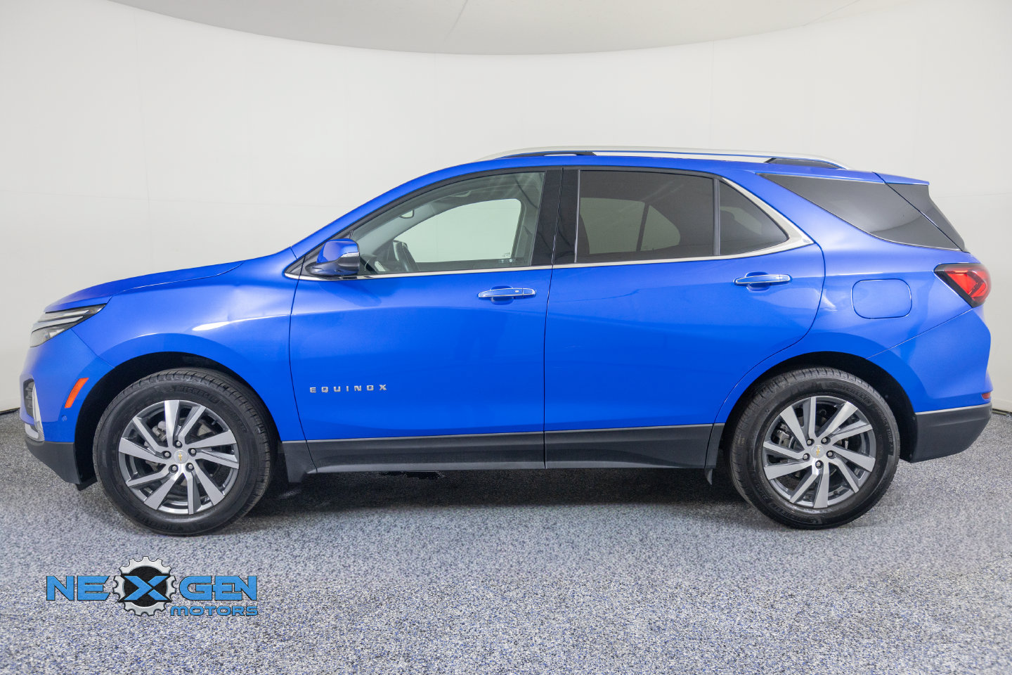 Used 2024 Chevrolet Equinox Premier AWD/4WD image 5