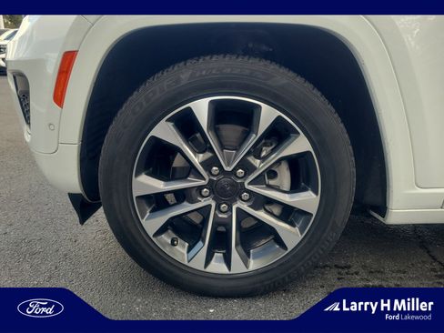 Used 2022 Jeep Grand Cherokee Overland AWD/4WD image 26