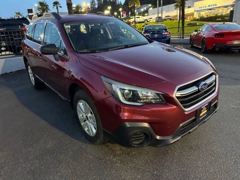 Used 2018 Subaru Outback 2.5i AWD/4WD image 1