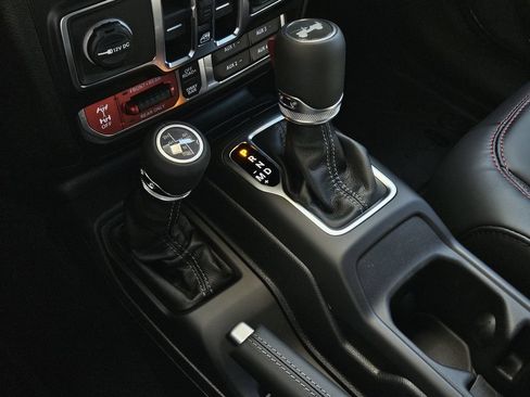 New 2026 Jeep Wrangler Unlimited Rubicon AWD/4WD image 21