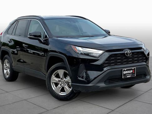 Used 2025 Toyota RAV4 XLE image 3