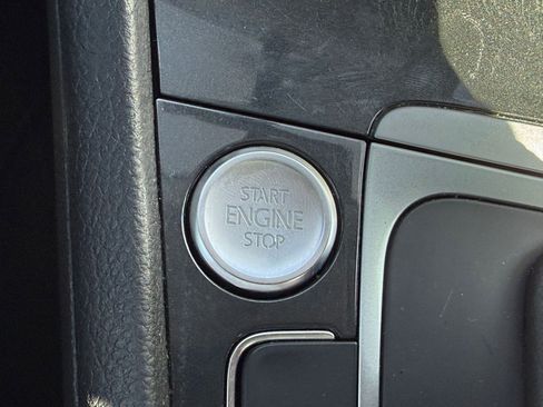 Used 2020 Volkswagen Golf 4-Door FWD image 21