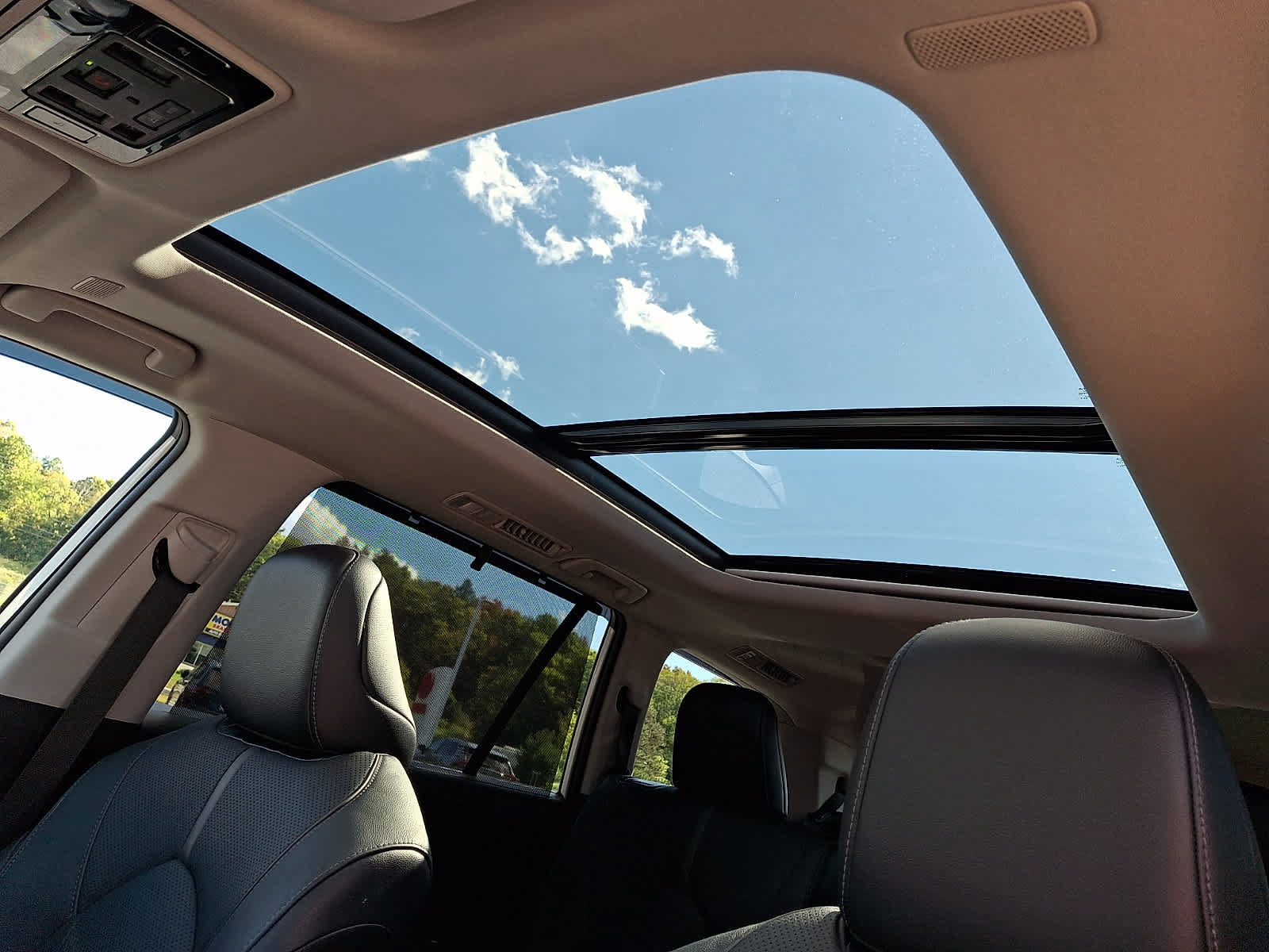 Certified 2024 Toyota Grand Highlander AWD image 18