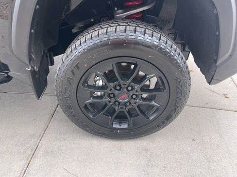 Used 2025 Toyota Tundra Limited image 24