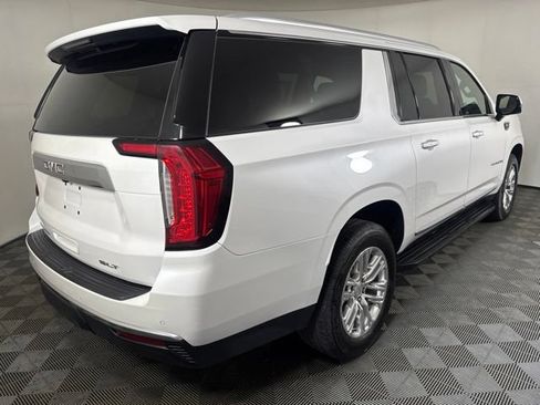 Used 2021 GMC Yukon XL SLT w/ SLT Luxury Plus Package AWD/4WD image 3