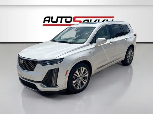 Used 2024 Cadillac XT6 Premium Luxury w/ Technology Package FWD image 3