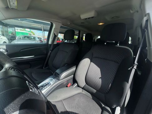 Used 2012 Dodge Journey SXT w/ Flexible Seating Group image 11