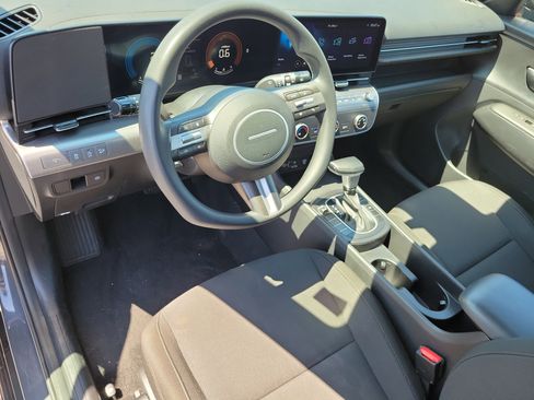 Used 2024 Hyundai Kona SE FWD image 13