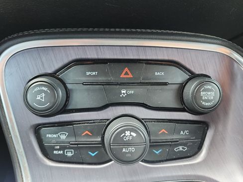 Used 2015 Dodge Challenger R/T w/ Quick Order Package 22B R/T RWD image 22