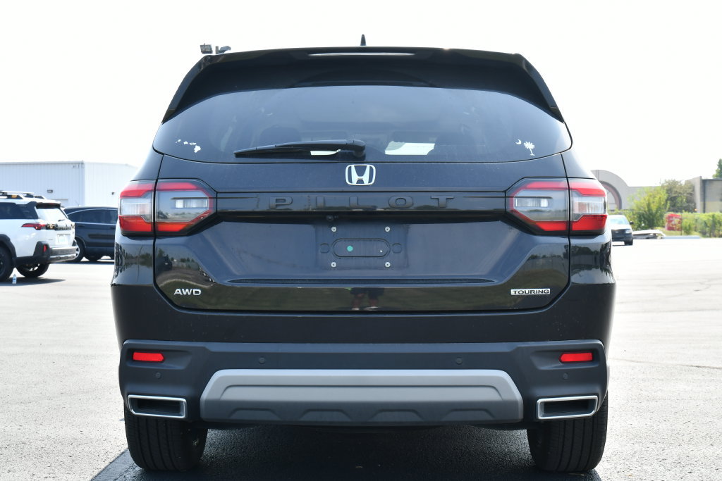 Used 2024 Honda Pilot Touring image 6