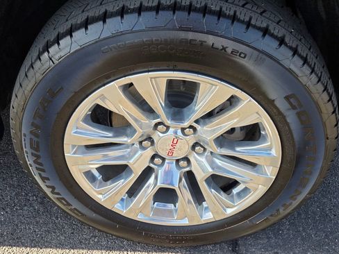 Used 2025 GMC Yukon Denali AWD/4WD image 12