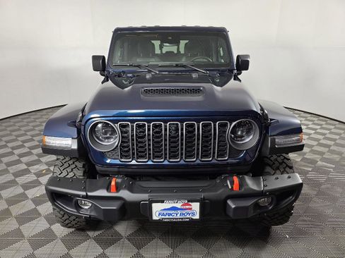 Used 2025 Jeep Gladiator Mojave image 13