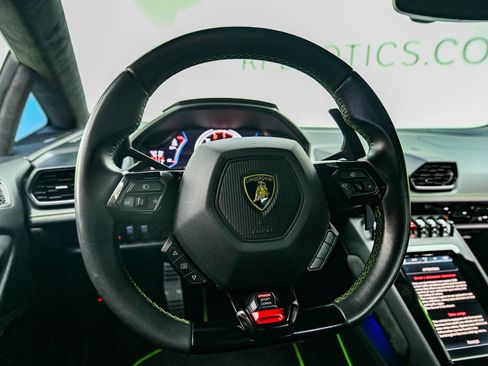 Used 2020 Lamborghini Huracan EVO AWD/4WD image 19