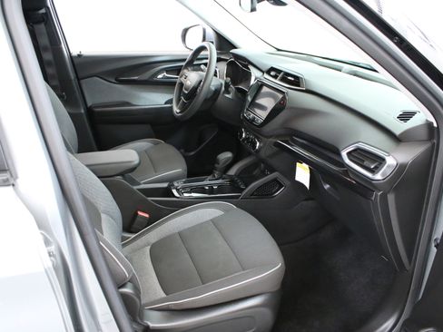Certified 2023 Chevrolet TrailBlazer LT w/ Convenience Package FWD image 28