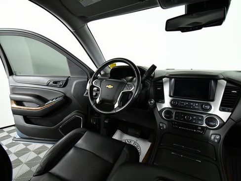 Used 2020 Chevrolet Suburban Premier image 20