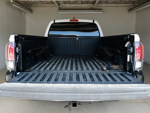 Used 2018 Toyota Tacoma SR image 37