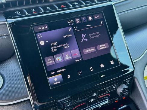 Used 2025 Jeep Grand Cherokee Laredo X w/ Luxury Tech Group I AWD/4WD image 15