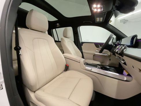 Used 2026 Mercedes-Benz GLB 250 image 25