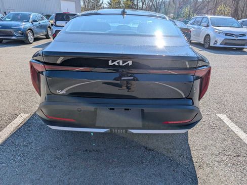 New 2026 Kia K4 LXS FWD image 8