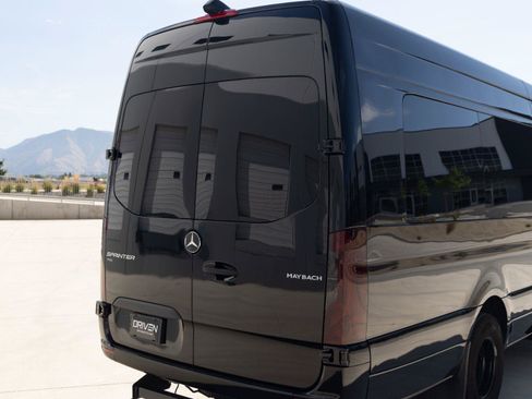 Used 2019 Mercedes-Benz Sprinter 3500 image 17