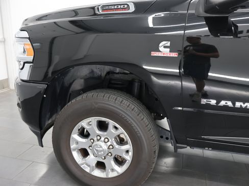 Used 2024 RAM 2500 Laramie AWD/4WD image 30