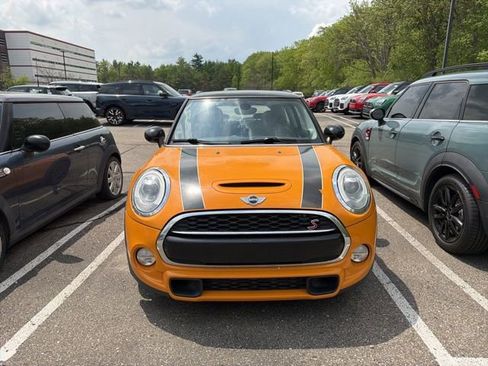 Used 2018 MINI Cooper S FWD image 2