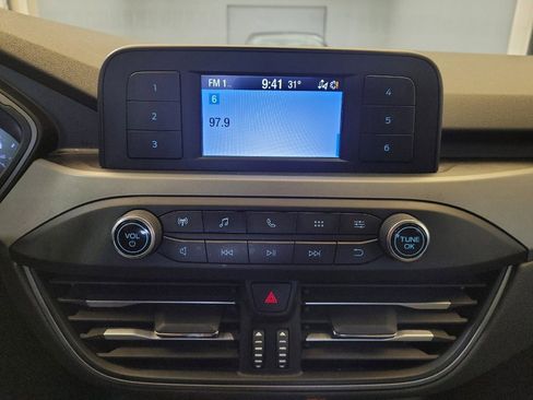 Used 2020 Ford Escape S image 25