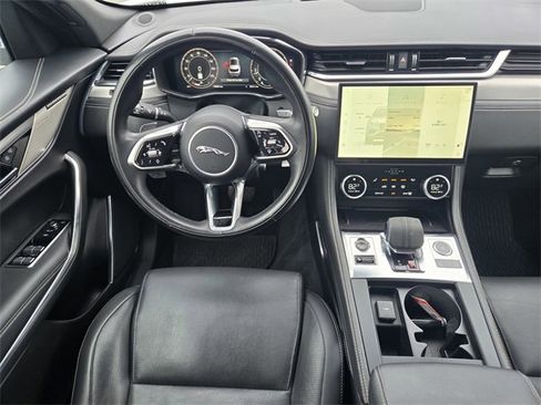 Used 2024 Jaguar F-PACE R-Dynamic S image 10