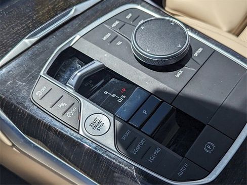 Used 2023 BMW 330i Sedan w/ Premium Package image 23