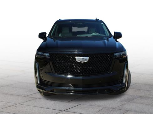 Used 2023 Cadillac Escalade Sport Platinum w/ LPO, ONYX Package image 9