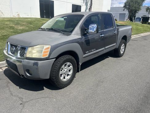 Used 2005 Nissan Titan SE w/ (R02) SE Off-Road Pkg image 2