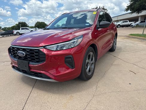 Used 2024 Ford Escape ST-Line w/ Tech Pack #1 FWD image 3