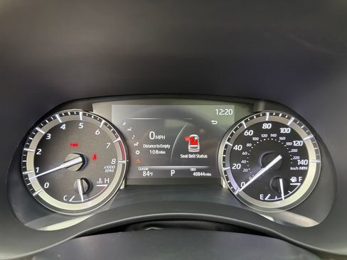 Used 2022 Toyota Highlander XLE AWD/4WD image 15