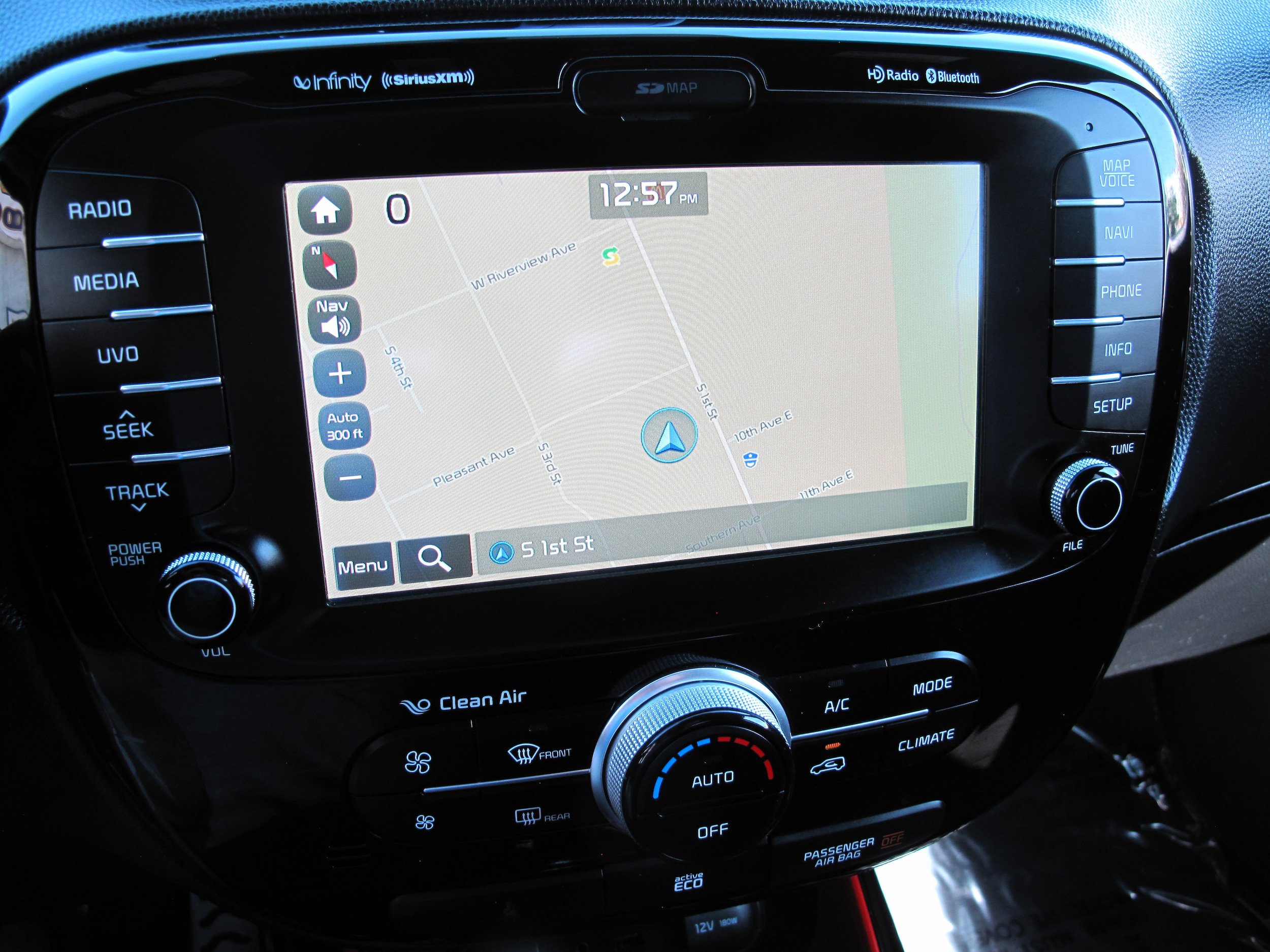 Used 2014 Kia Soul + FWD image 16